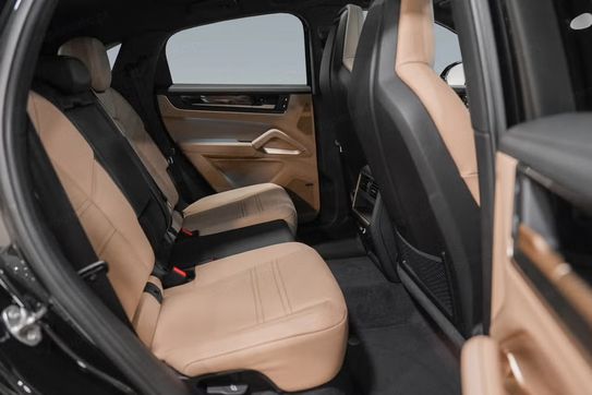 Porsche Cayenne Coupe E-Hybrid Black Edition