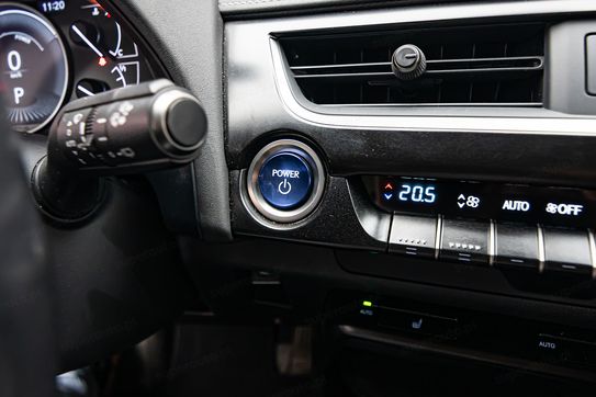 Lexus UX 250h