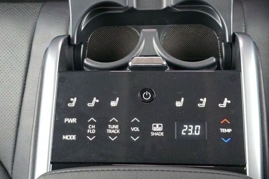 Toyota Camry 2.5 Hybrid Executive CVT