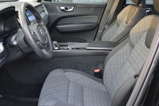 Volvo XC60 T6 Plug-In Hybrid AWD Ultra Dark