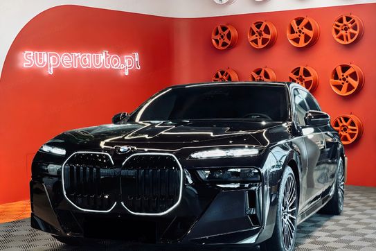 BMW Seria 7 740d xDrive Nero Lusso Edition