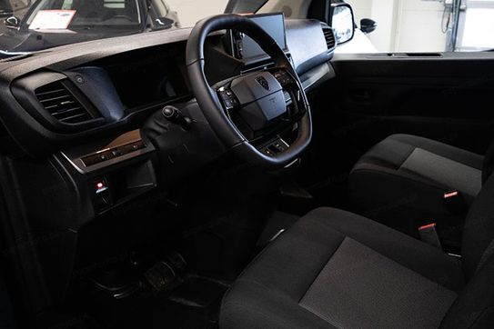 Peugeot Expert XL L2H1 AET8 Zabudowa Brygadowa