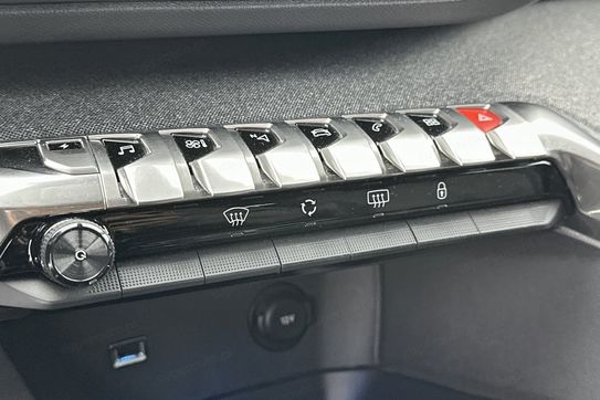 Peugeot 3008 Allure Pack 1.6 Hybrid e-EAT8 4x4