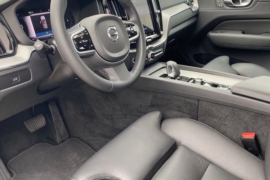 Volvo XC60 B4 B Plus Dark