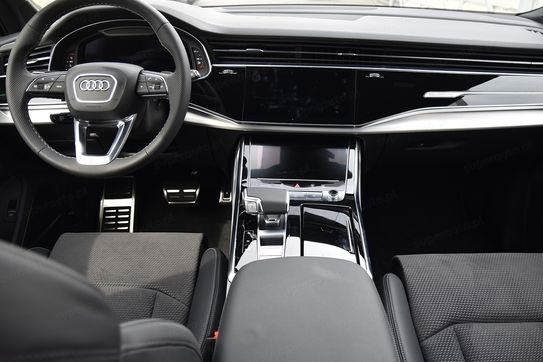 Audi Q8 55 TFSI e quattro
