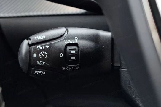 Peugeot 208 e-208 50kWh