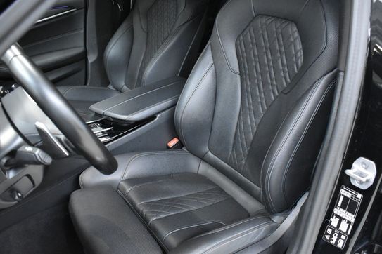 BMW Seria 5 520d xDrive M Sport mHEV aut