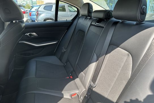 BMW Seria 3 318i Sport Line