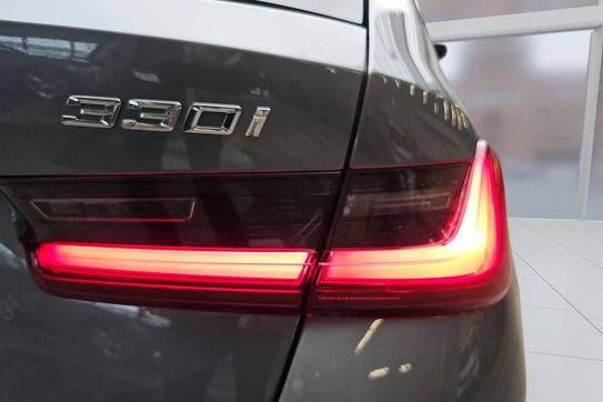BMW Seria 3 330i xDrive sport-aut