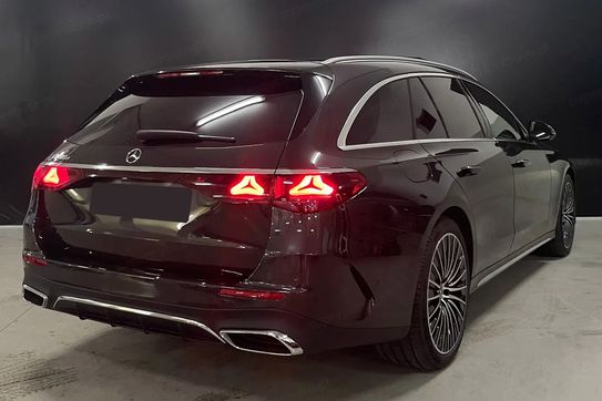 Mercedes Klasa E 300 e AMG Estate