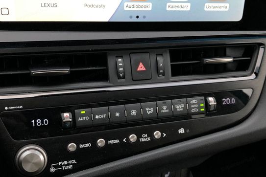 Lexus ES 300h F Sport Design