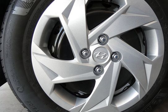 Hyundai i20 1.0 T-GDi Pure DCT