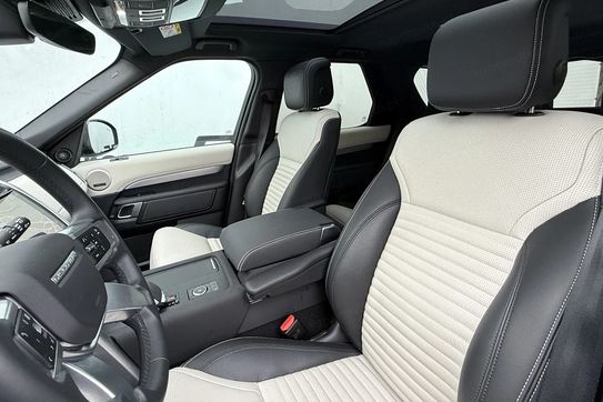Land Rover Discovery D250 Dynamic SE