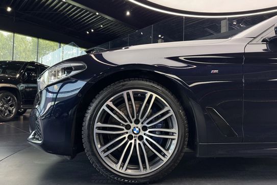 BMW Seria 5 530i xDrive M Sport sport