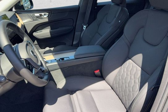 Volvo XC60 B5 B AWD Plus Bright
