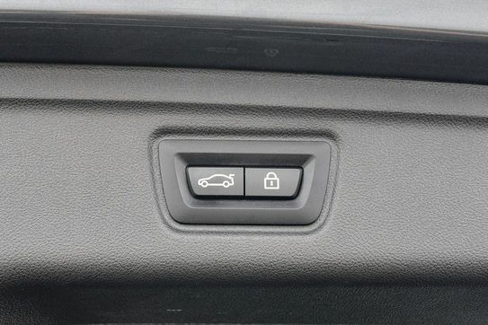 BMW Seria 3 330e xDrive M Sport sport-aut