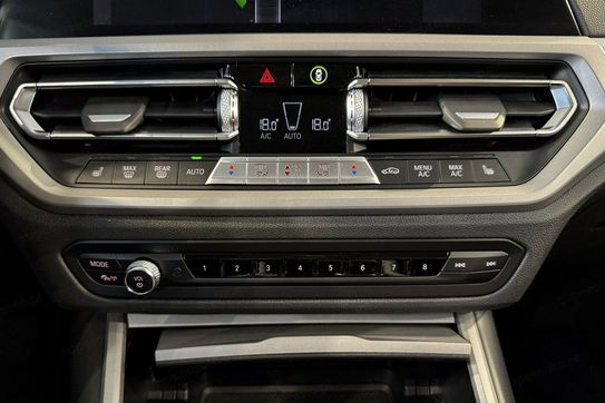 BMW Seria 3 318i Advantage aut