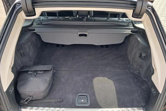 BMW Seria 5 530e xDrive Luxury Line aut