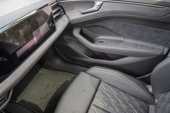 Audi A6 e-Hybrid quattro Avant