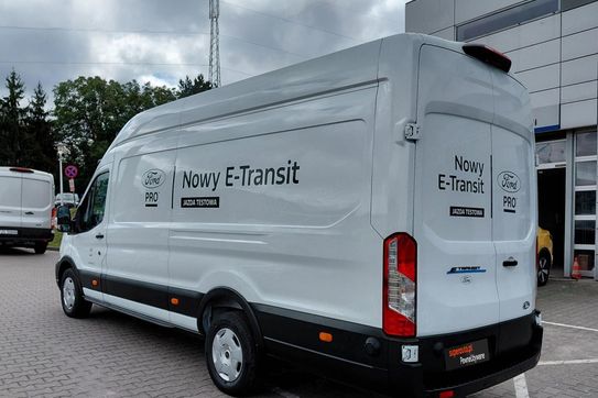 Ford Transit L4 RWD Trend