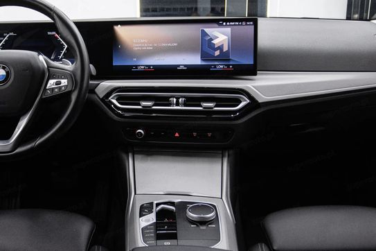 BMW Seria 3 318i aut