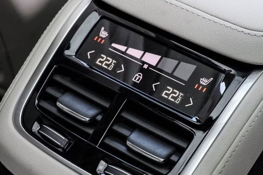 Volvo XC90 T8 Plug-In Hybrid AWD Ultra Bright 7os