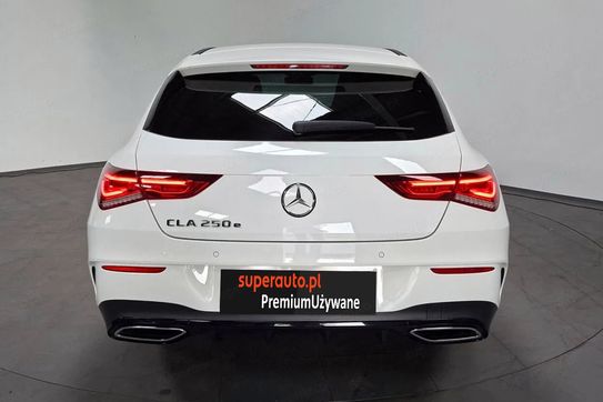Mercedes CLA Shooting Brake 250 e AMG Line