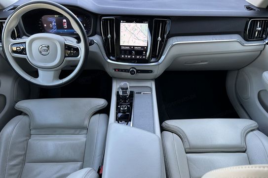 Volvo V60 B4 B Plus Dark aut