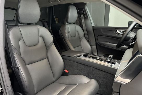 Volvo XC60 B5 B AWD Plus Dark aut