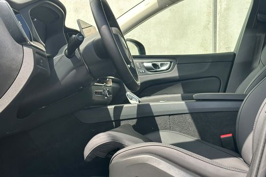 Volvo XC60 B5 B AWD Plus Dark