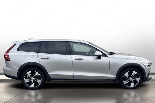 Volvo V60 CC Plus B4 D AWD aut