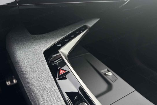 Peugeot 5008 GT 1.2 mHEV e-DCS6