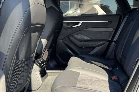 Audi A6 e-Hybrid quattro S line Avant