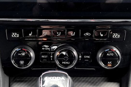 Skoda Superb 2.0 TDI SCR Sportline DSG