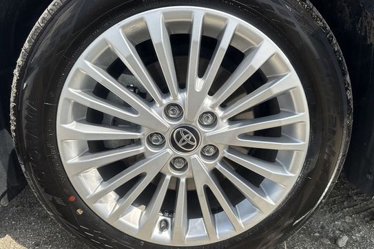 Toyota Camry 2.5 Hybrid Dynamic Force Comfort e-CVT