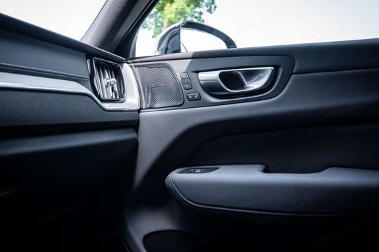 Volvo XC60 B5 AWD Ultra Black Edition