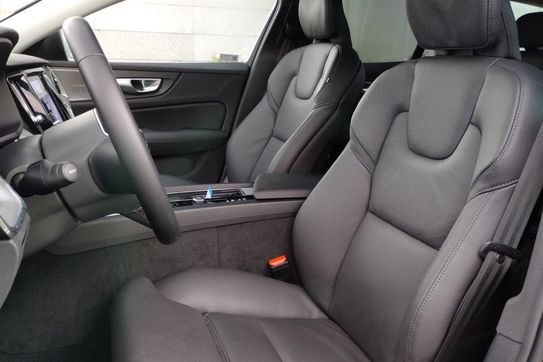 Volvo V60 B4 B Plus Dark aut