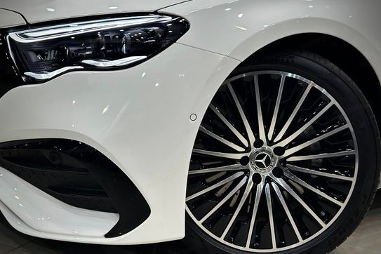 Mercedes Klasa E 300 e  4-Matic AMG