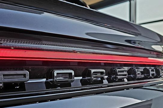Porsche Cayenne Coupe E-Hybrid Black Edition