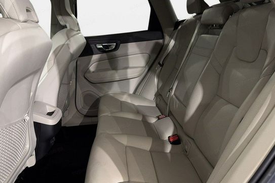 Volvo XC60 B4 D AWD Momentum