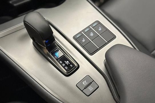 Lexus UX 300h F Sport Design Hybrid Dynamic Force