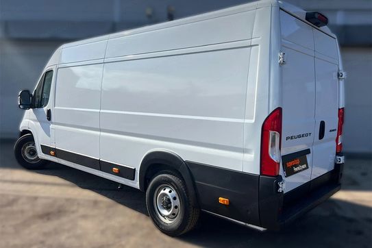 Peugeot Boxer L4H2 AT8