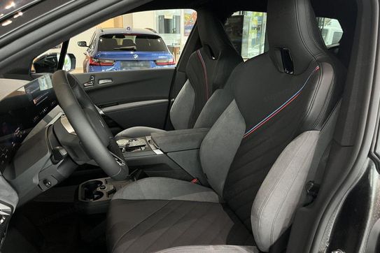 BMW iX xDrive45