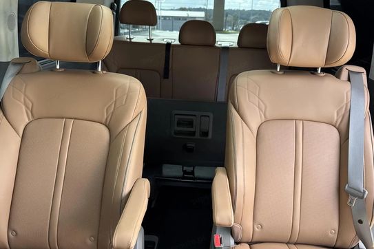 Hyundai Staria 1.6 T-GDI HEV Luxury aut