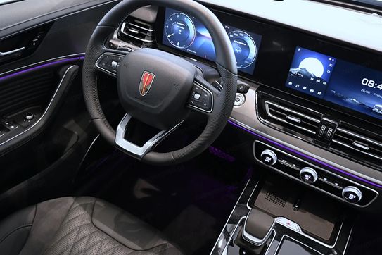 Hongqi HS5 2.0T AWD
