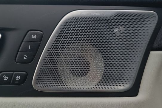 Volvo XC60 T6 Plug-In Hybrid AWD Ultra Bright