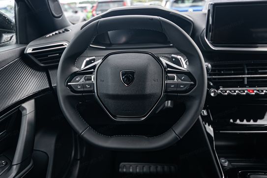 Peugeot 2008 Allure e-DCS 1.2 mHEV