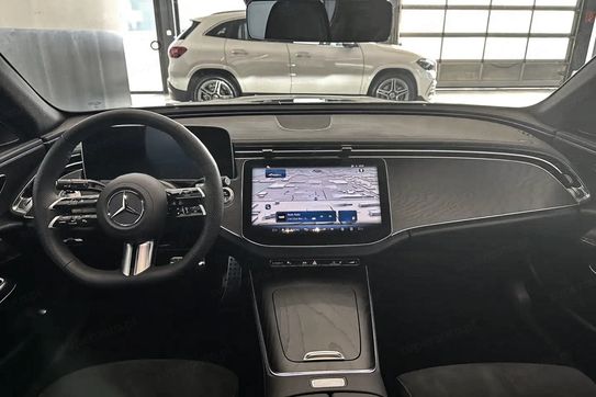 Mercedes Klasa E 220 d  4-Matic AMG