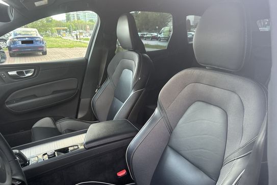 Volvo XC60 B4 B R-Design