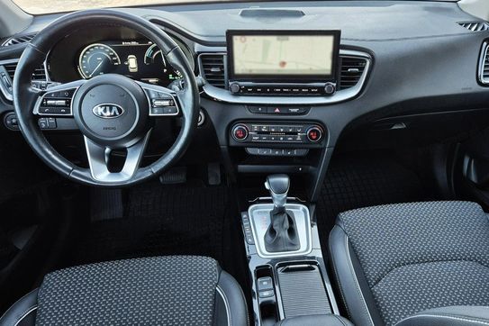 Kia Ceed 1.6 GDI PHEV L Business Line DCT